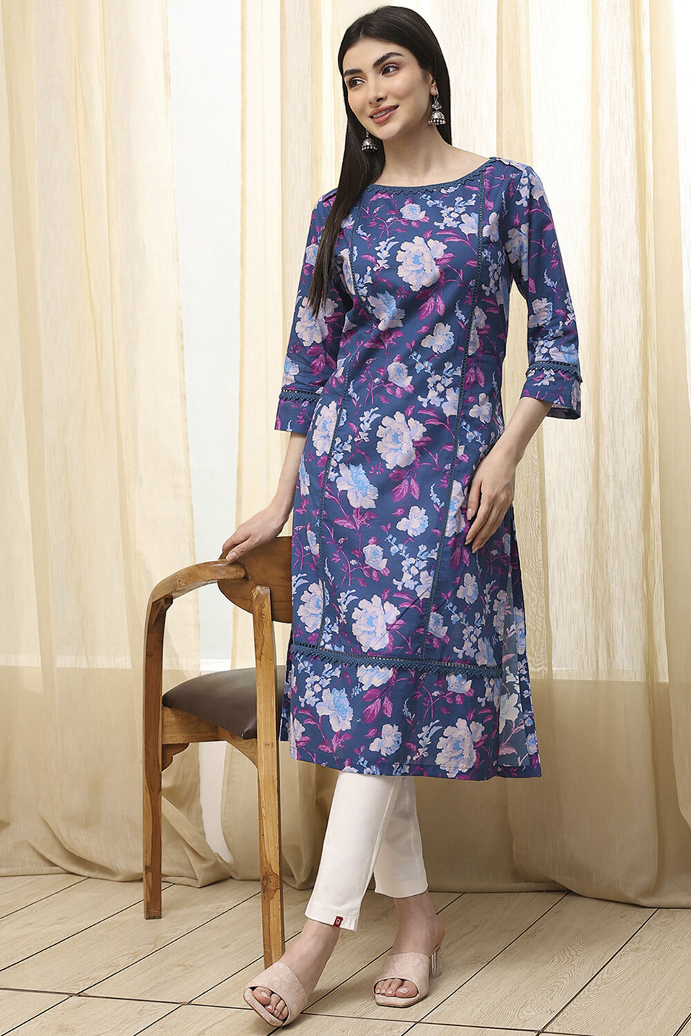 Blue Cotton Floral Straight Kurta image number 0