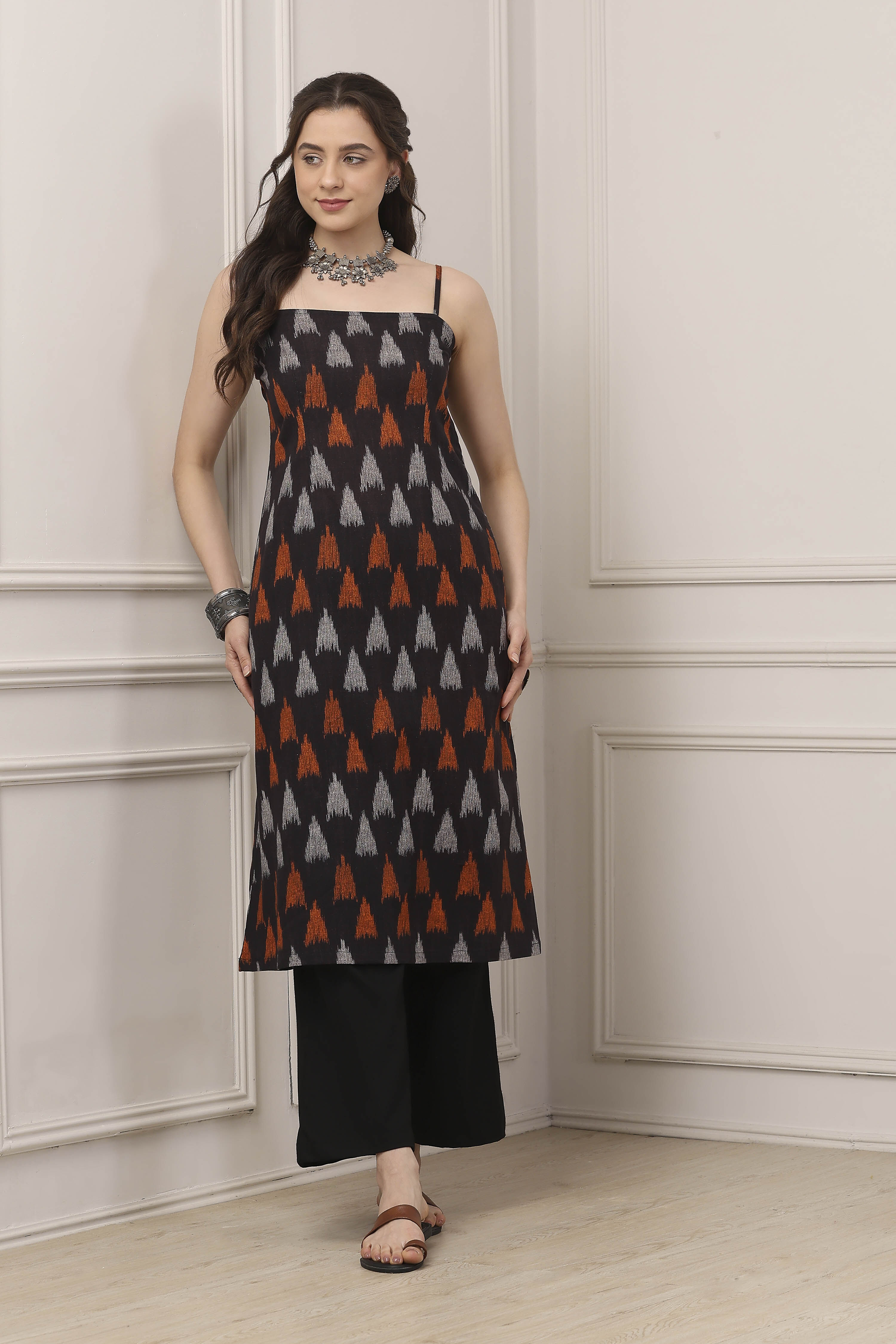Black Cotton Abstract Printed Strappy Midi Dress image number 5