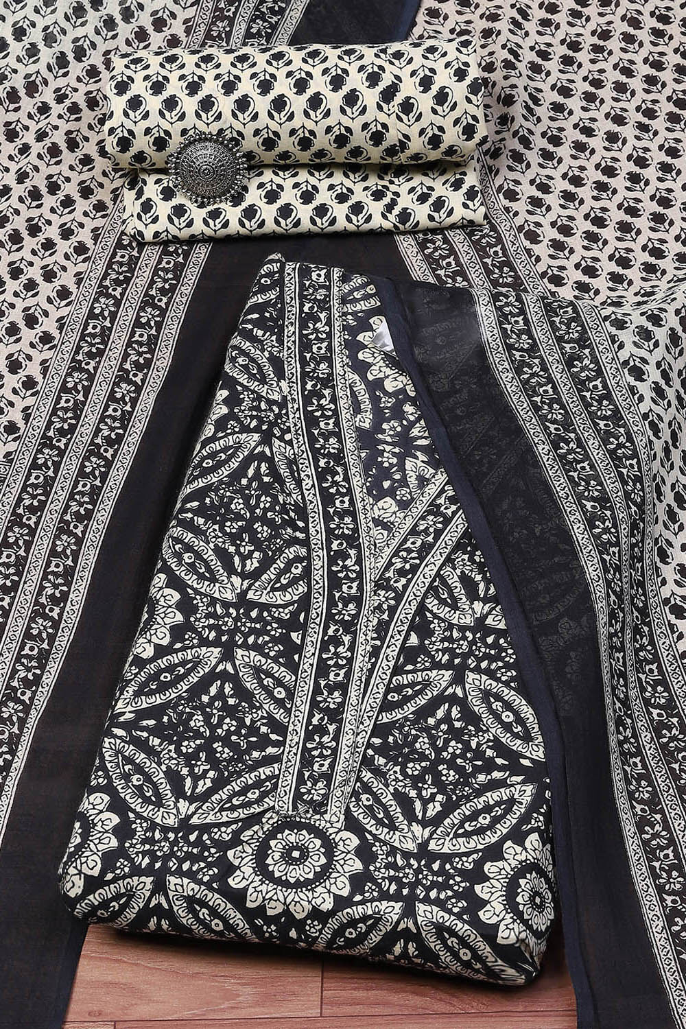 Blue Cotton Floral Screen Printed Unstitched Suit Set image number 0