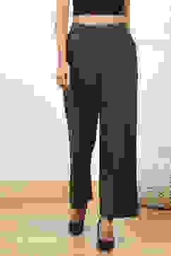 Olive Green Solid Stretchable Relaxed Fit Pants image number 4