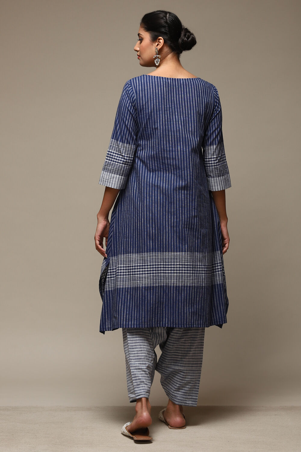 Indigo Cotton Flared Yarndyed 2 Piece Set image number 4