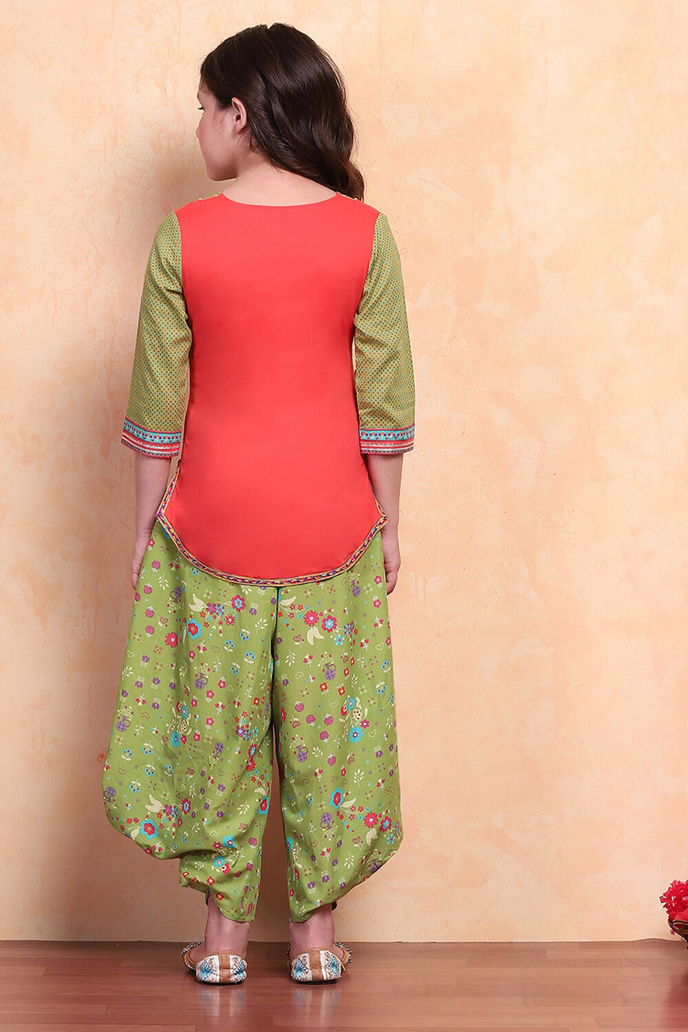 Pink and Green Pure Cotton Printed Straight Suit Set image number 4