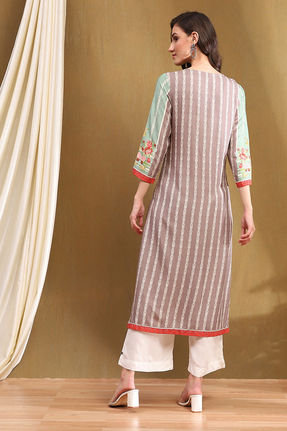 Green LIVA Straight Printed Kurta image number 3
