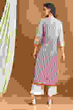 Purple Floral Printed Regular Fit Straight Kurta image number 3