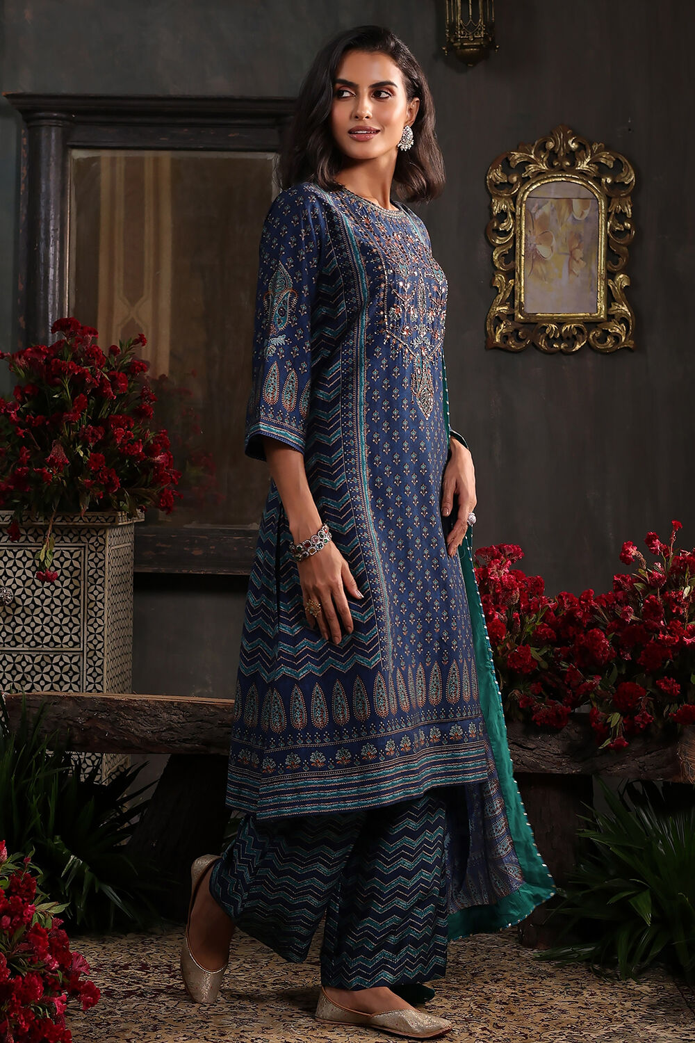 Blue Printed Straight Suit Set image number 5