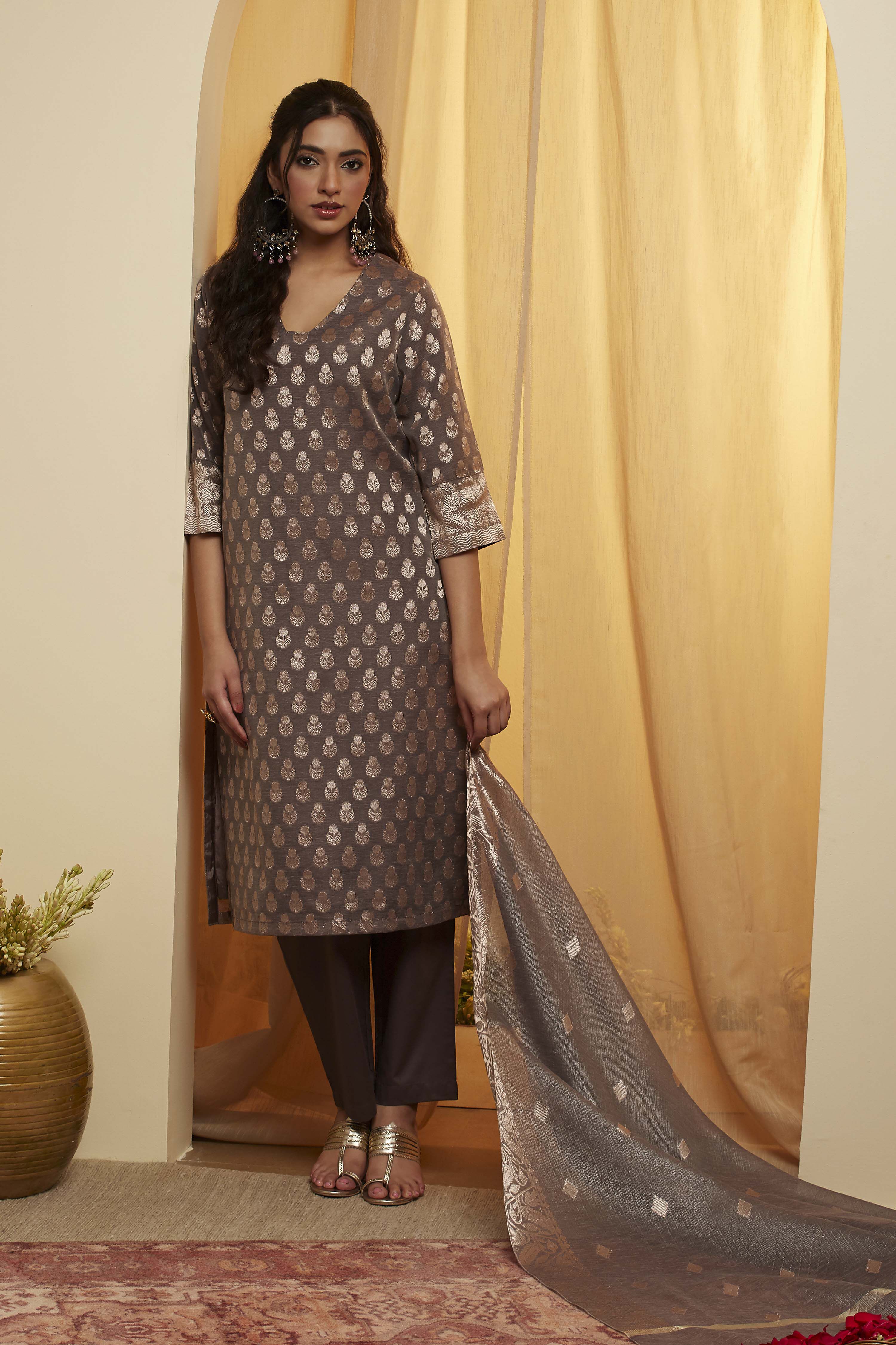 Grey Polyester Straight Suit SetGrey Polyester Straight Suit Set-image-35