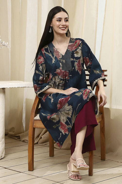 Coral Red Floral Printed Straight Kurta image number 0