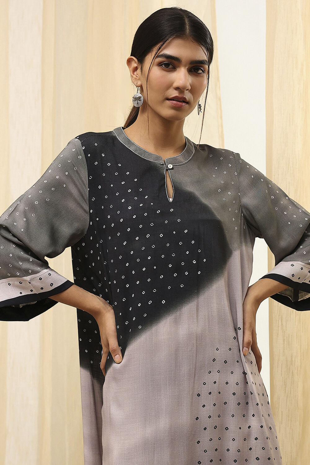 Grey Printed Straight Kurta Set image number 1