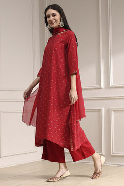 Red Polyseter Blend Straight Printed Fusion Set image number 3