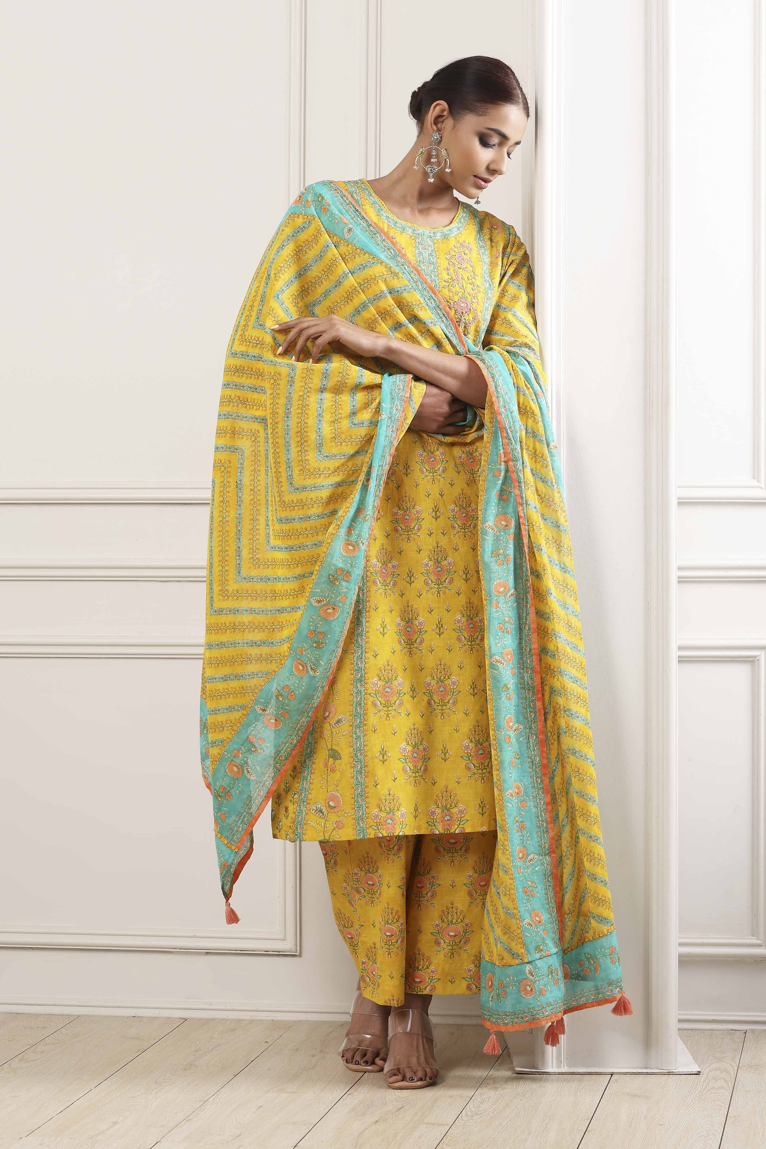 Cream-Colored Cotton Printed Straight Suit Set image number 0