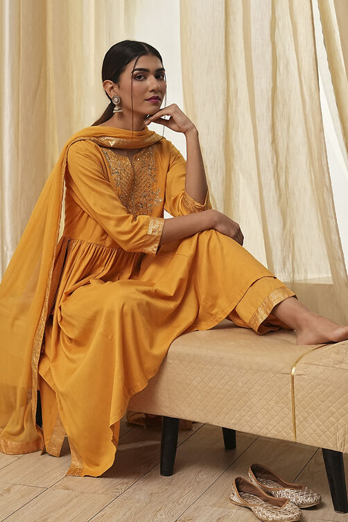 Cream-Colored Viscose Embellished Gathered Suit Set image number 0