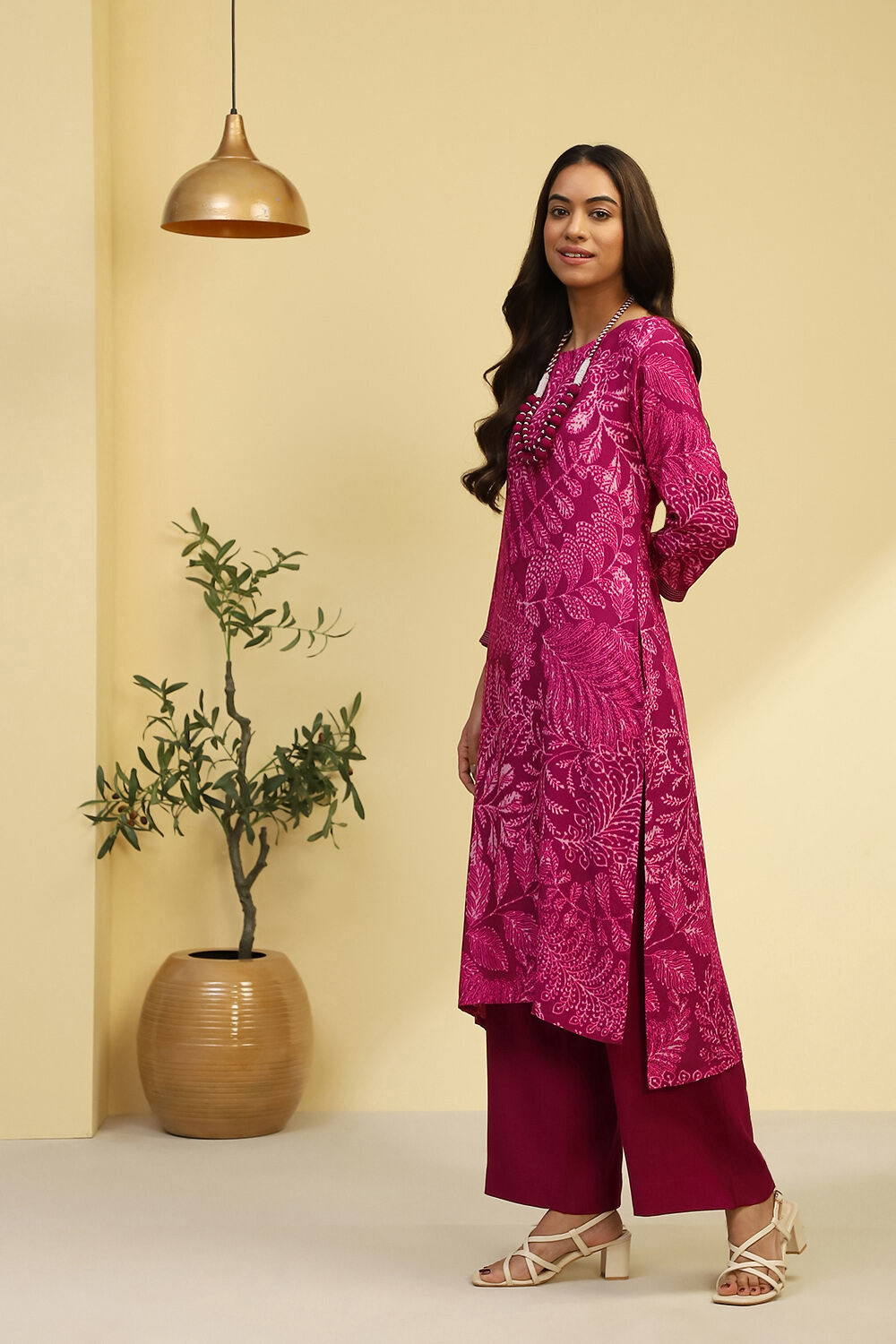 Maroon Printed Straight Kurta Set image number 4