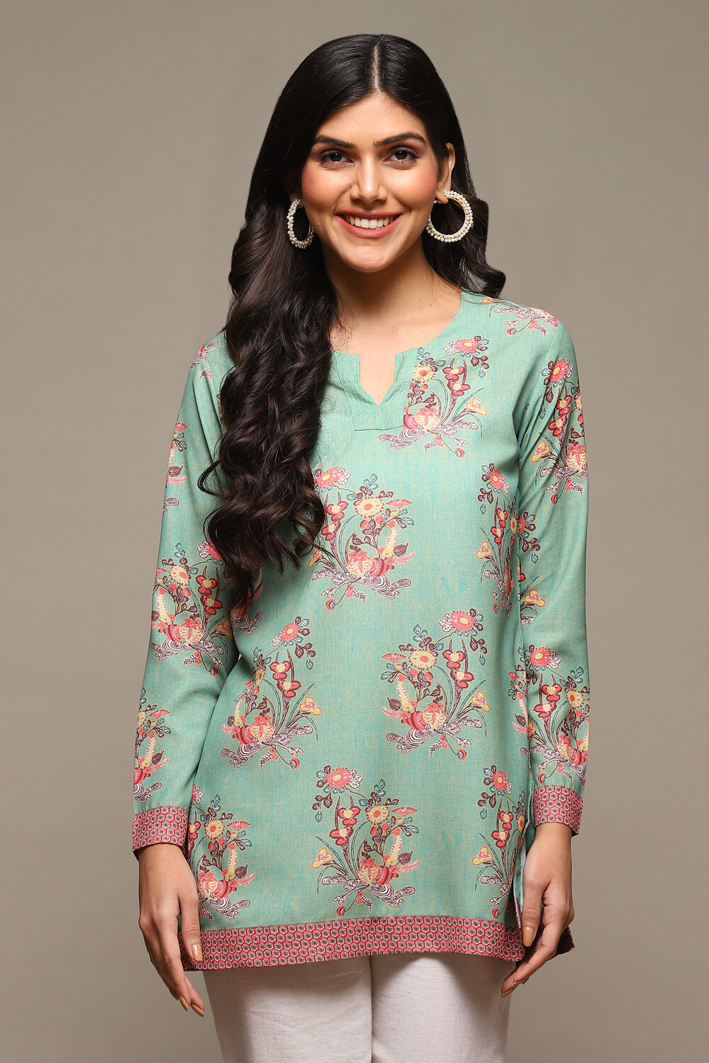 Green Cotton Blend Printed Kurti image number 5