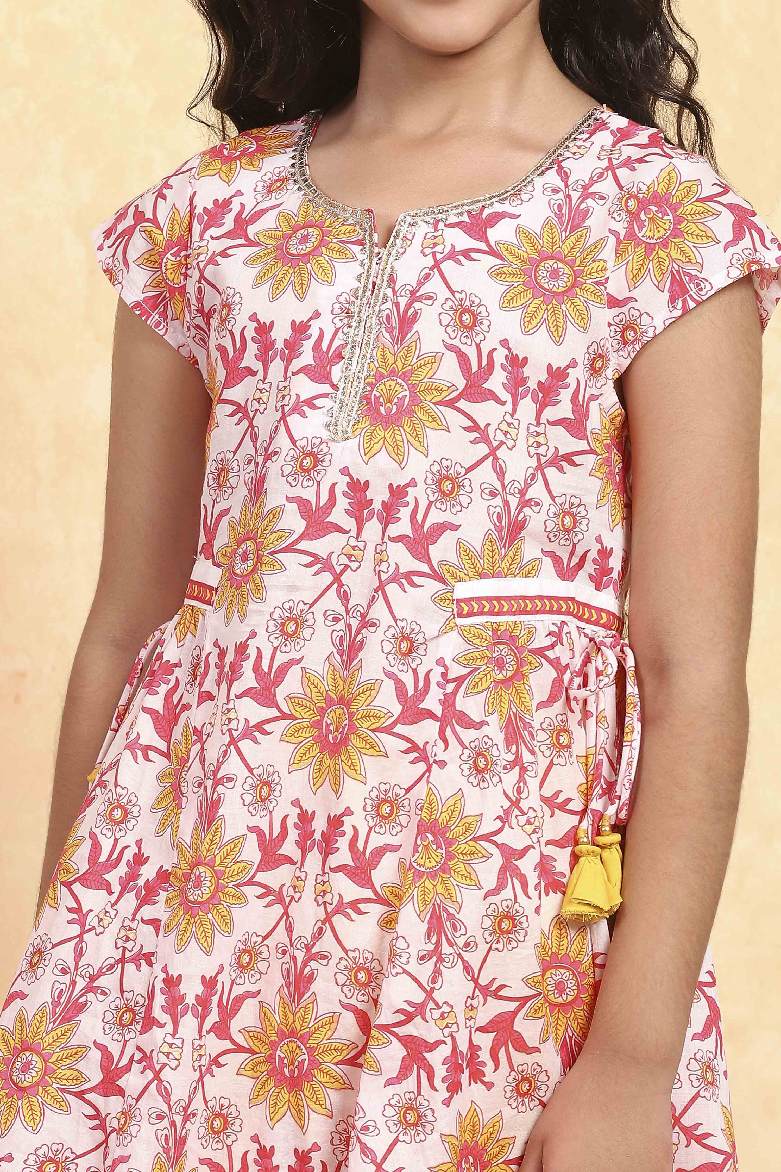 White Cotton Flared Printed Suit Set image number 1