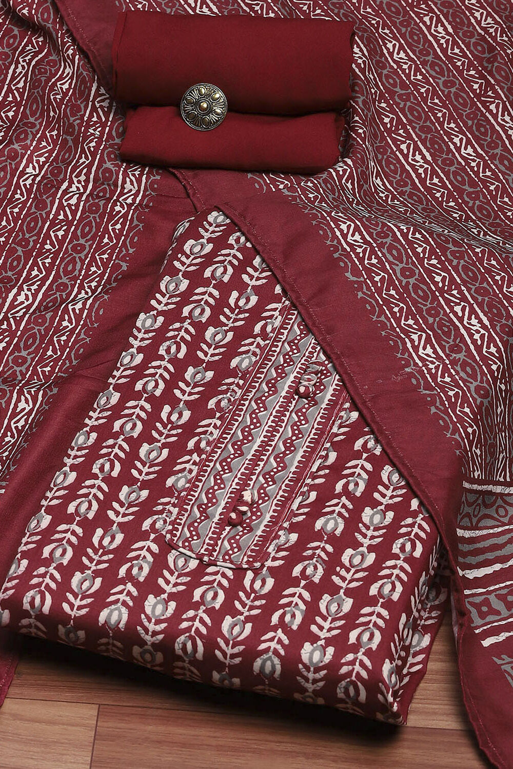 Red Cotton Blend Printed Unstitched Suit Set image number 0