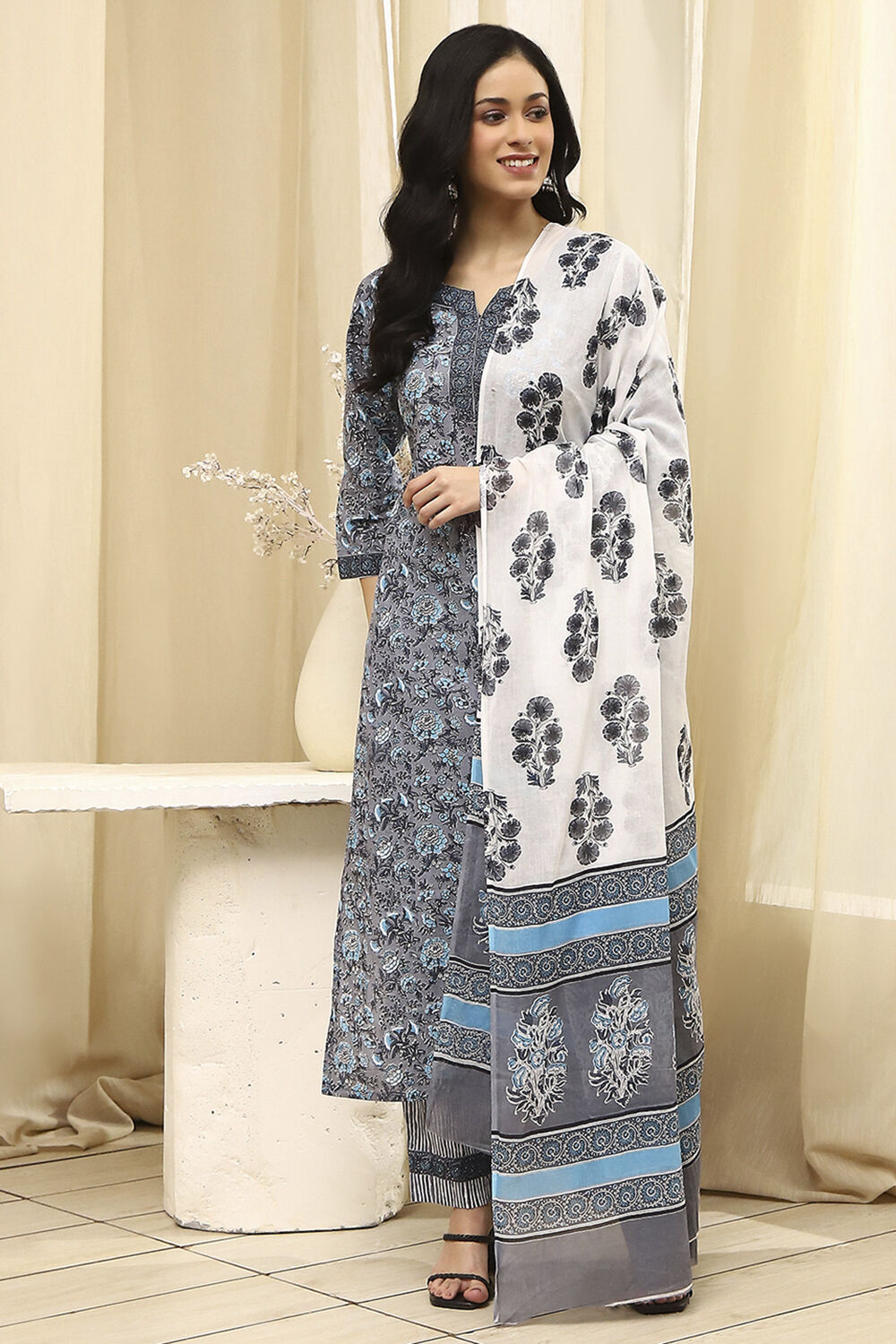 Grey Cotton Screen Print Unstitched Suit Set image number 7