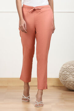 Peach-Toned Cotton Solid Regular Pants image number 4