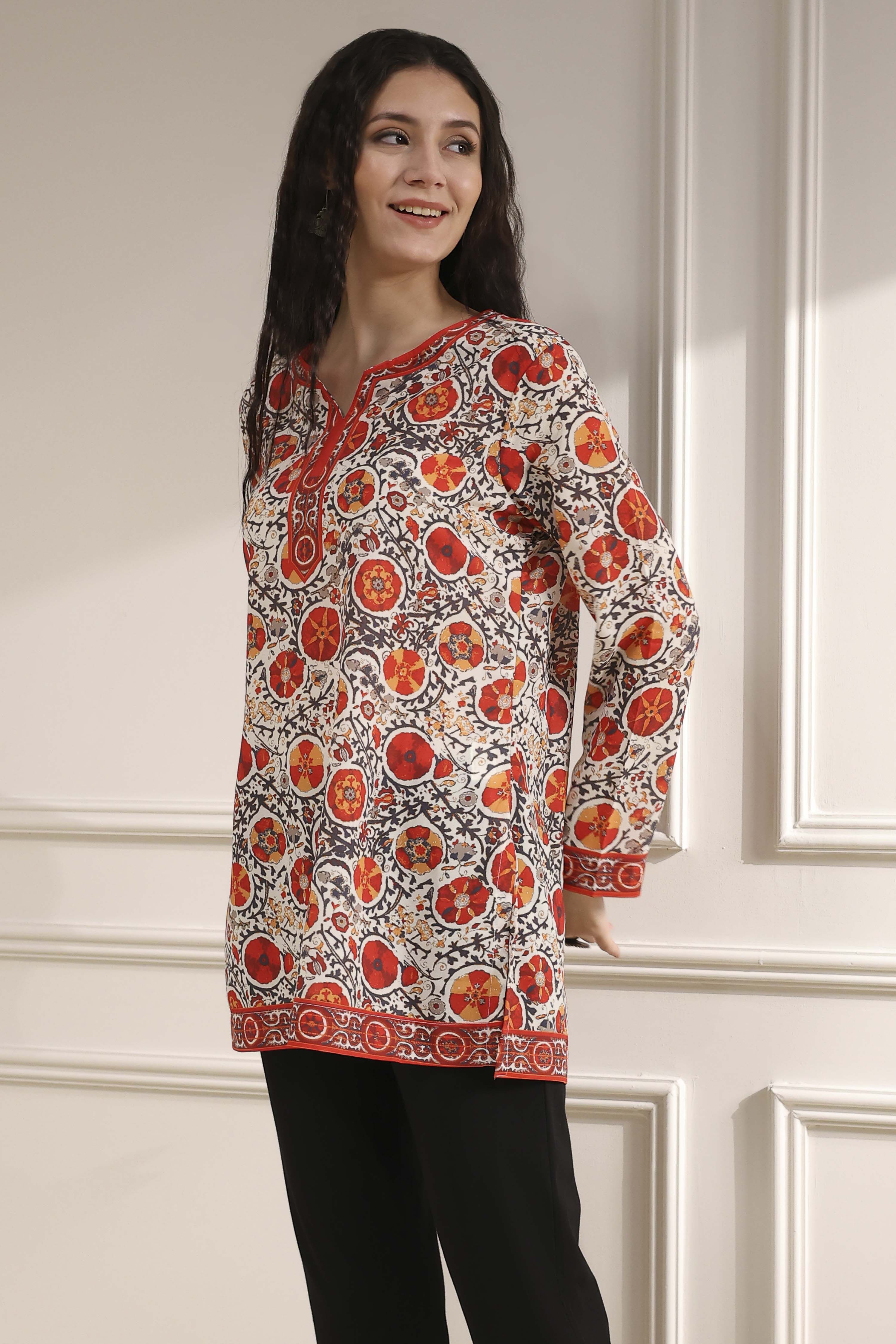 Off White-Red Polyester Straight Printed Short Kurta image number 2