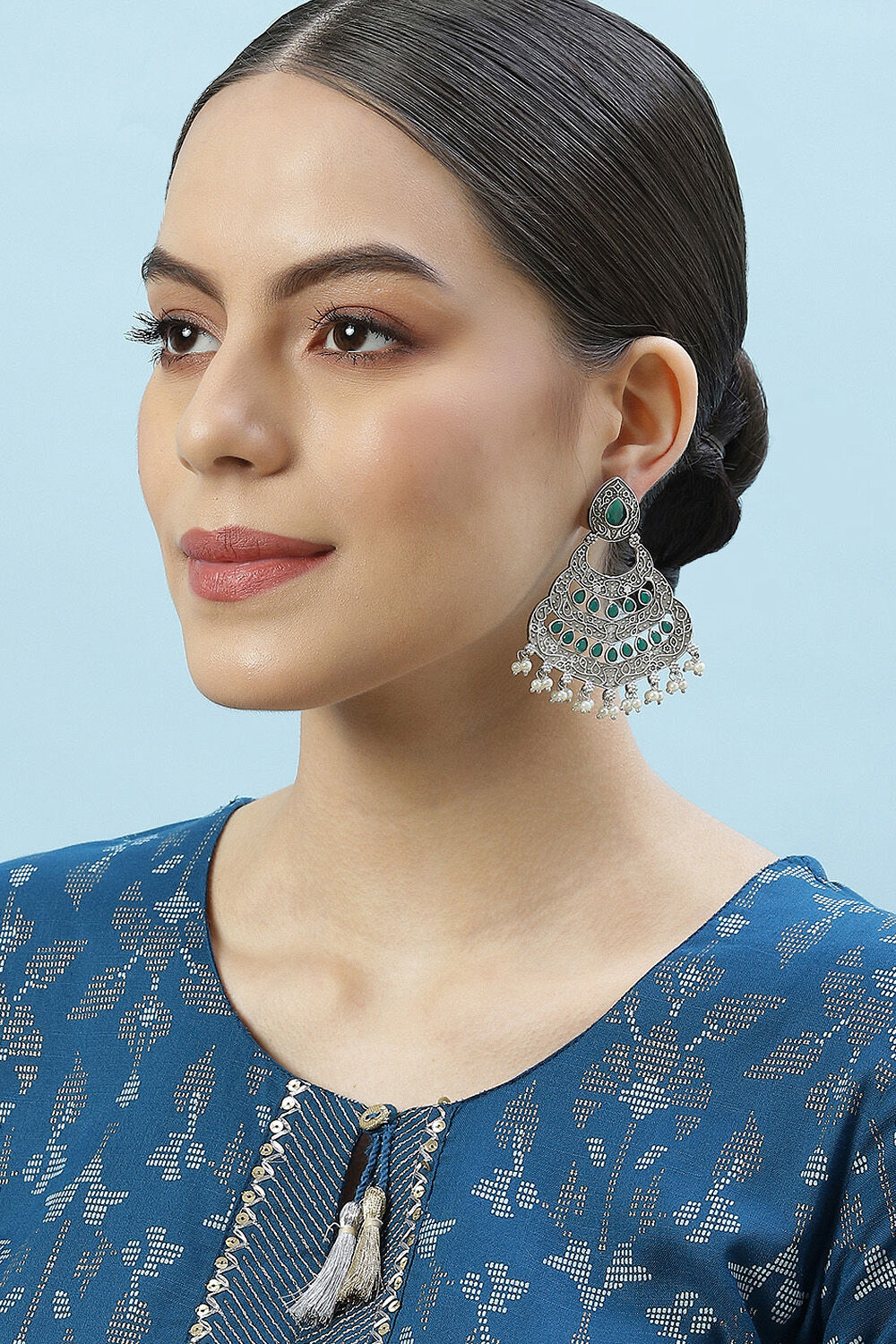 Oxidised Green Brass Earrings image number 3