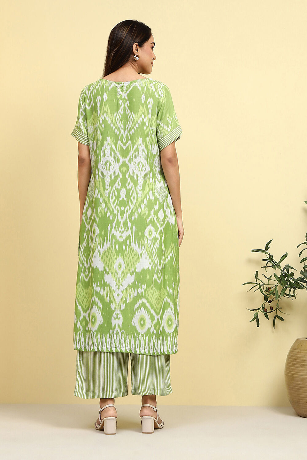 Blue Printed Straight Kurta Set image number 3