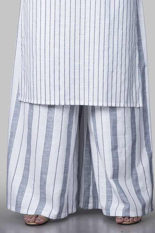 Blue Unstitched dress material Suit Set image number 3