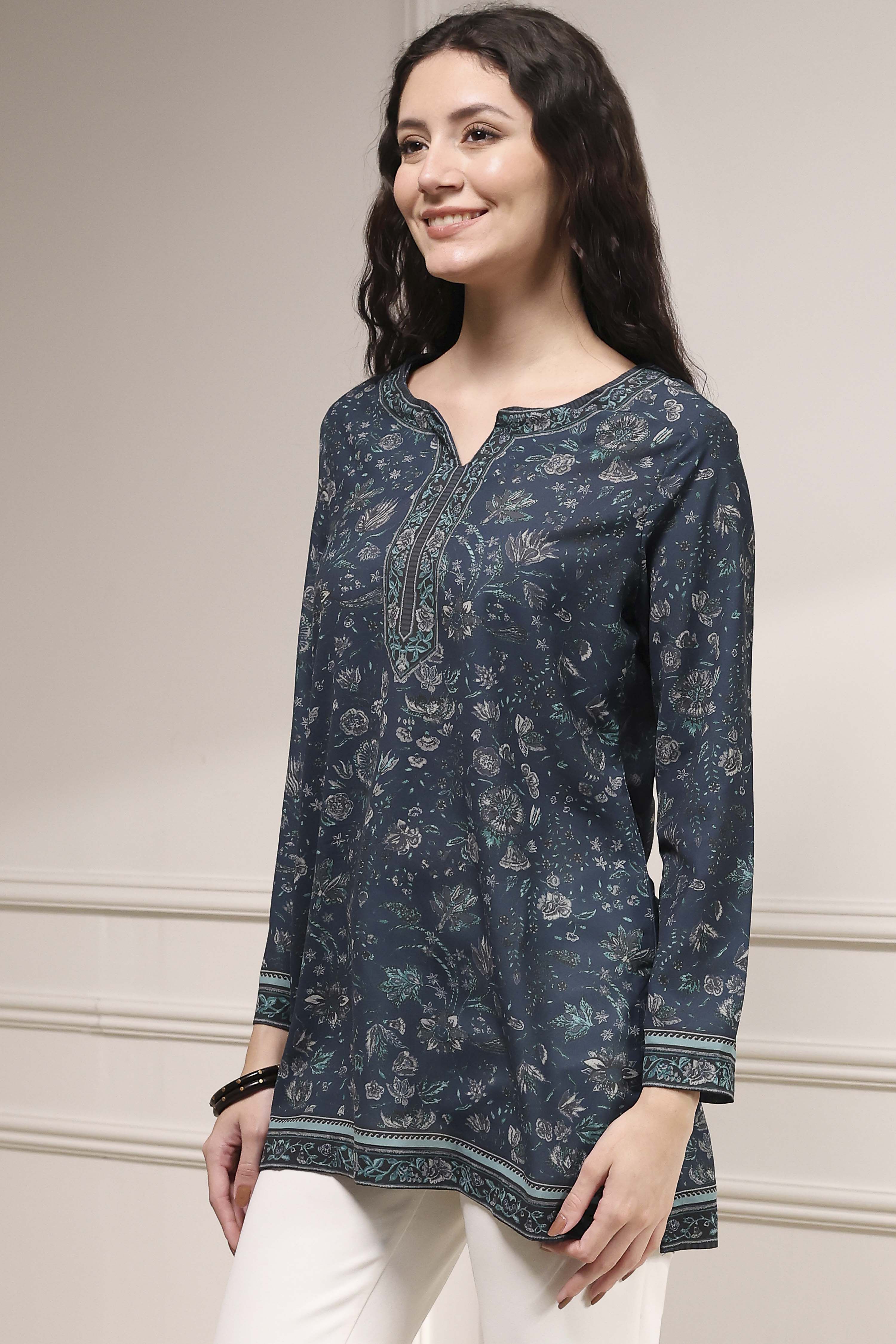 Indigo Polyester Straight Printed Short Kurta image number 2