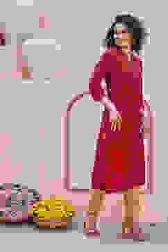 Red Yard-dyed Festive Straight Kurta image number 3