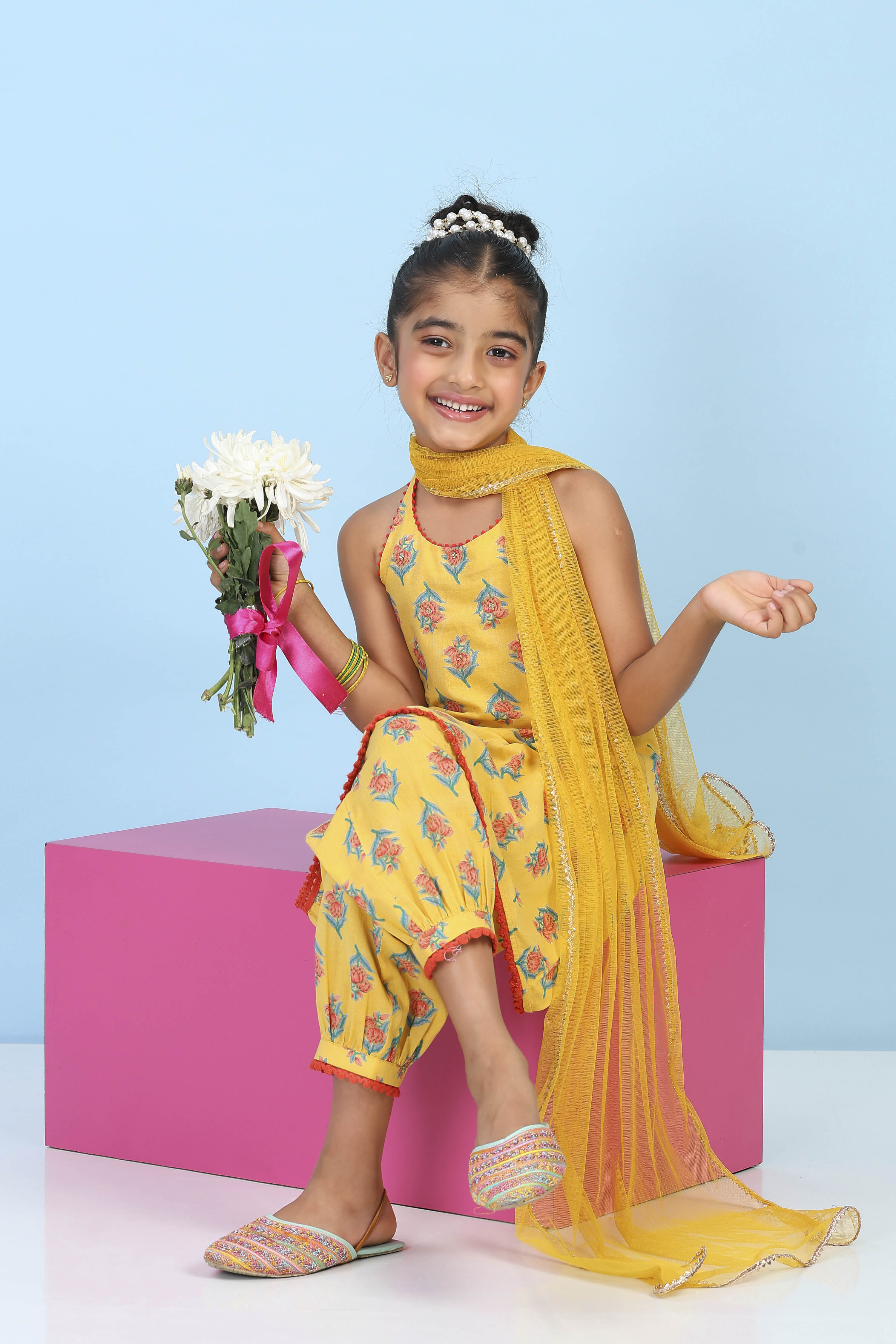 Yellow Cotton Printed Straight Suit Set image number 0