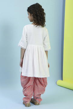 White and Red Cotton Gathered Kurta Set image number 4