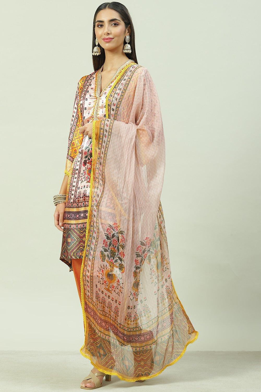 Yellow Silk Blend Straight Kurta Slim Pant Suit Set image number 5