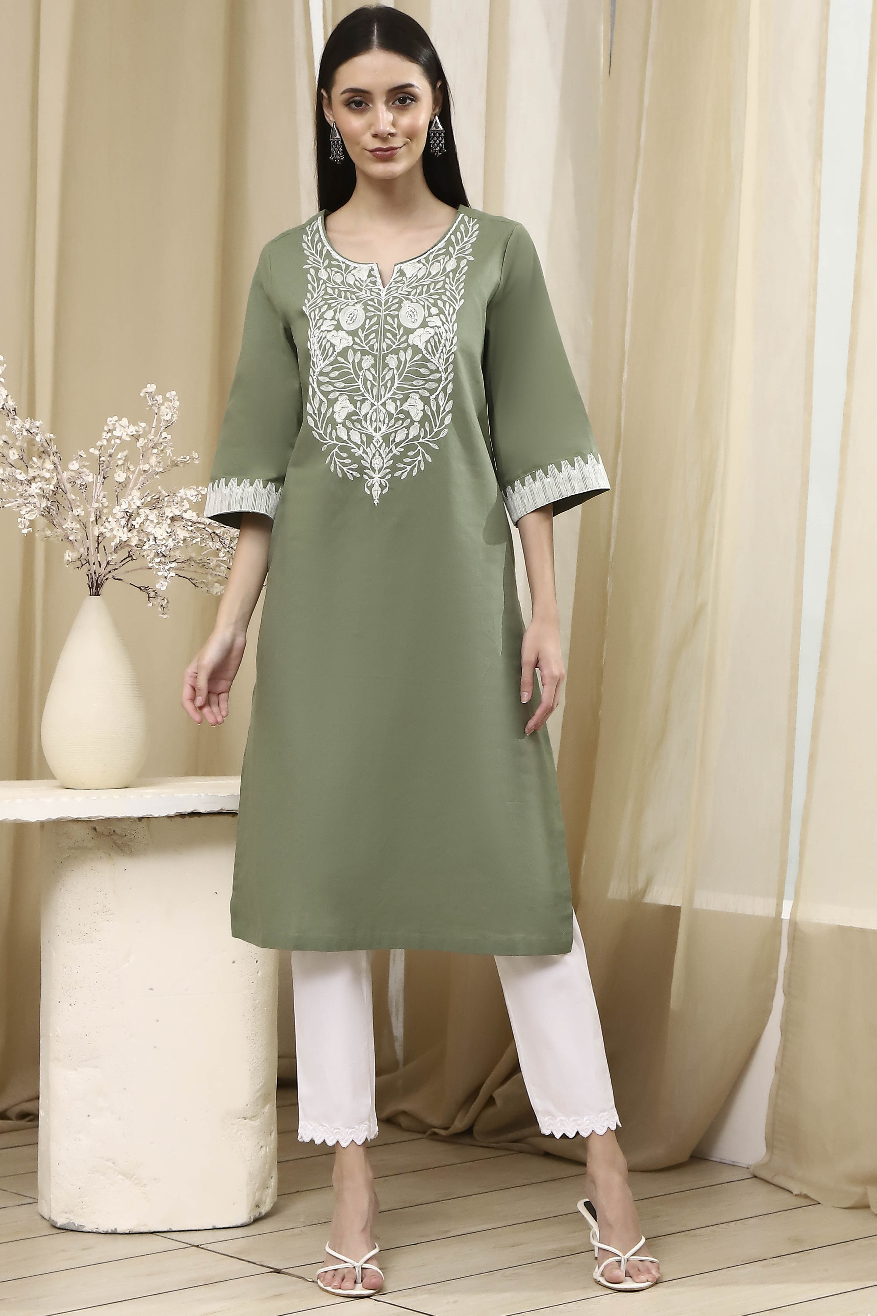 Maroon Cotton Dyed Straight Kurta image number 5