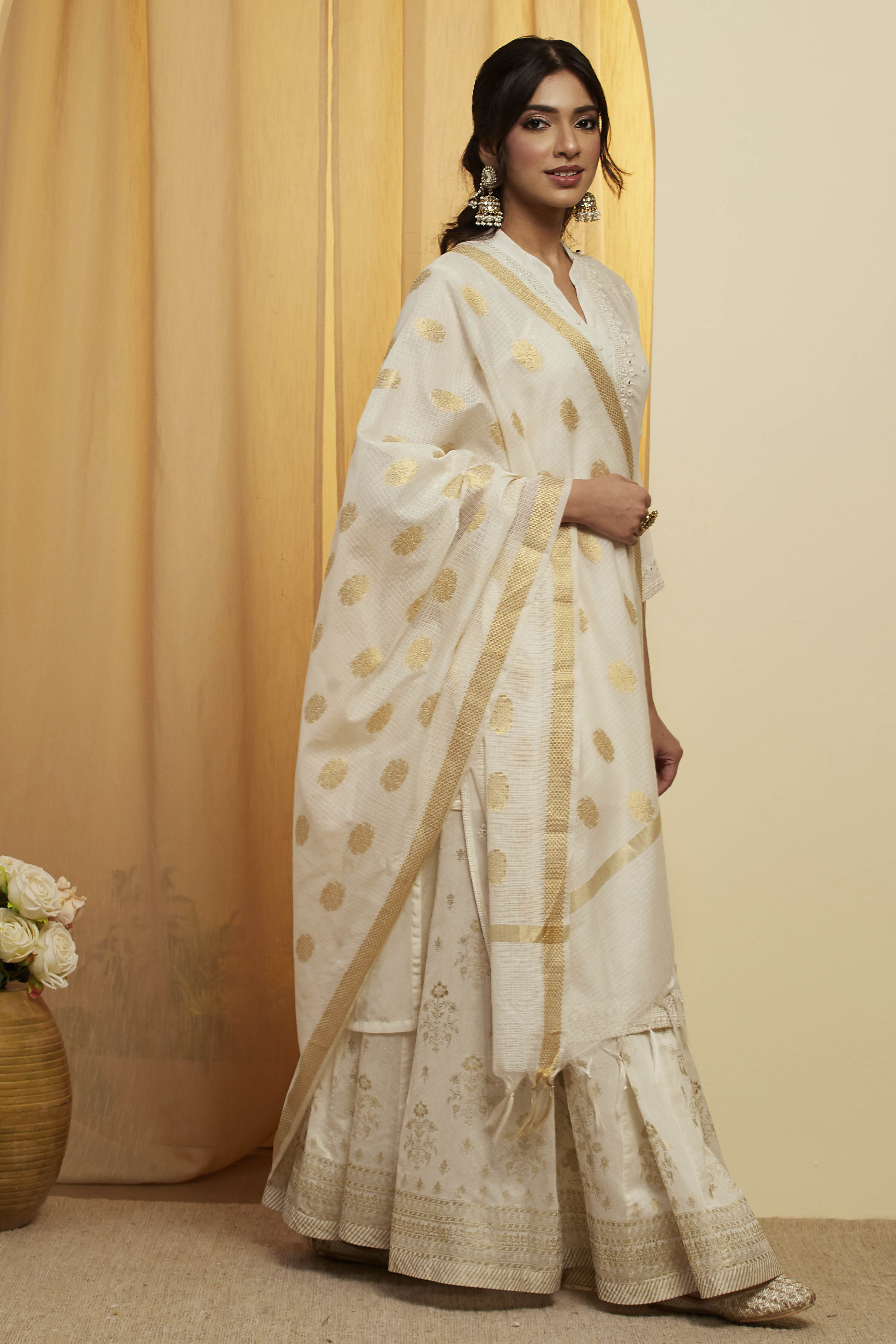 Off White & Gold Woven Design Tasseled Dupatta image number 2