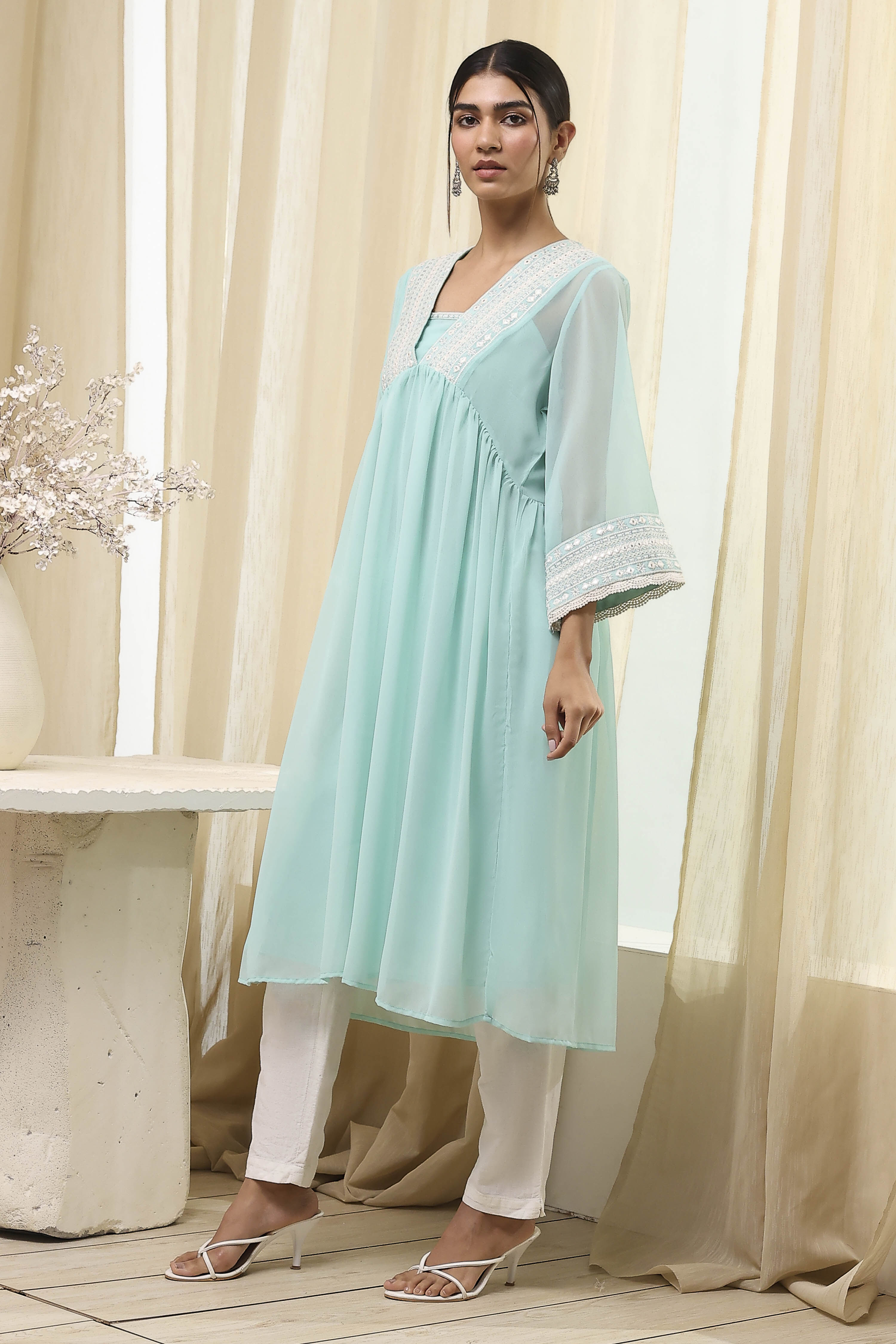 Aqua Embroidered Gathered Kurta image number 2