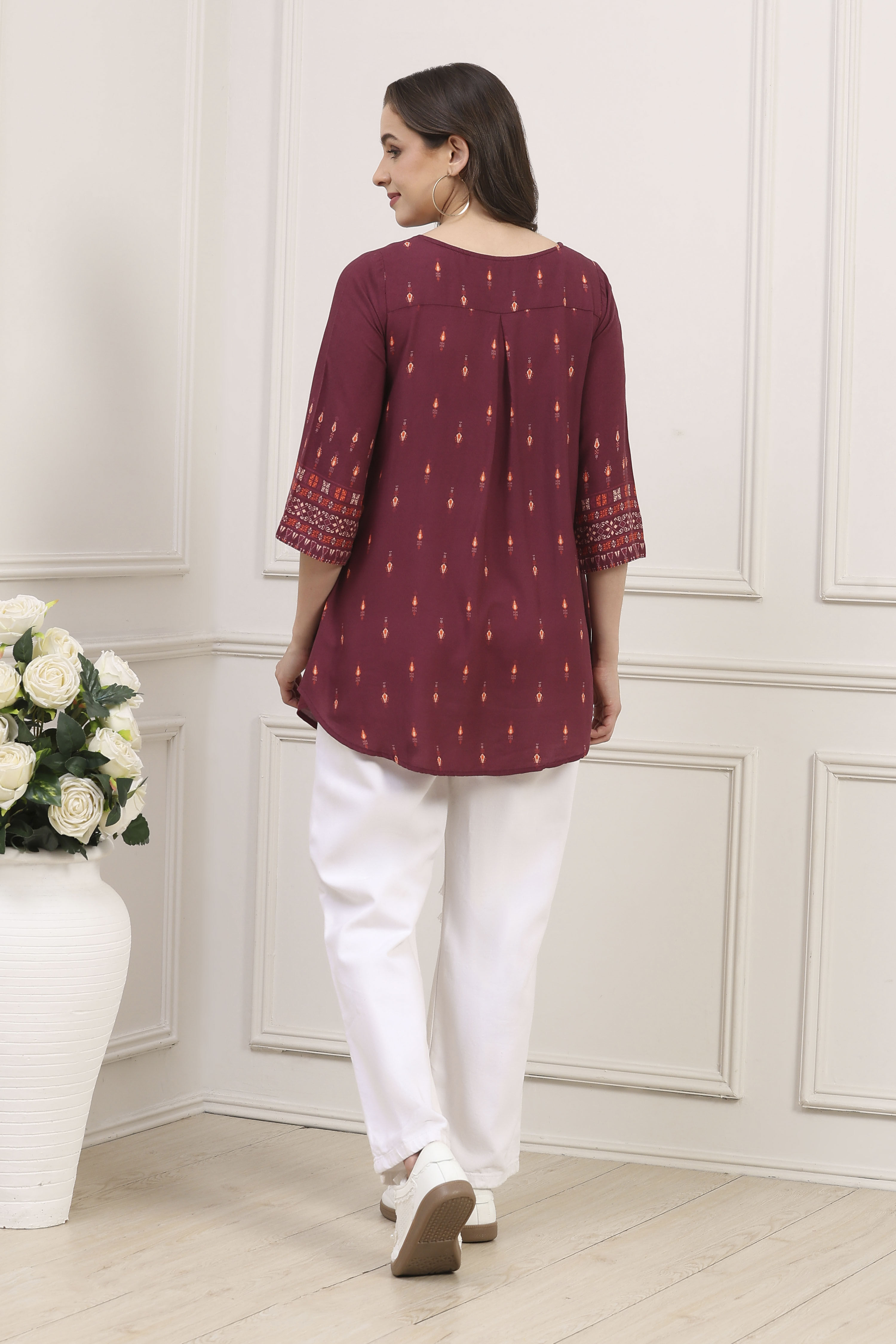 Green Maroon Rayon Printed Straight Kurti image number 3