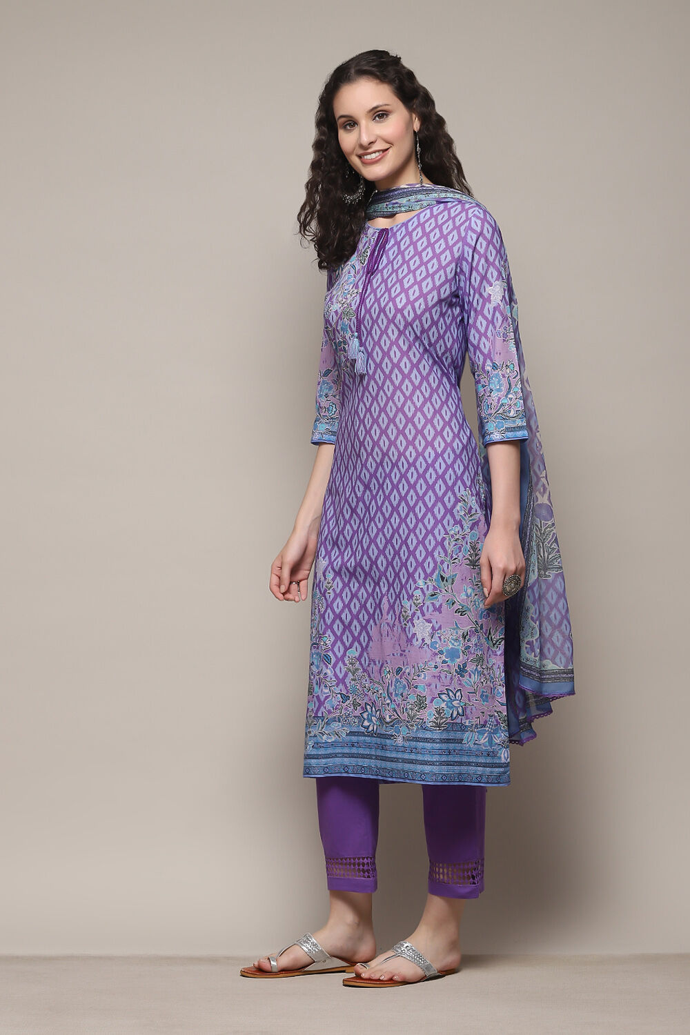 Yellow Cotton Straight Printed Kurta Slim Pant Suit Set image number 6