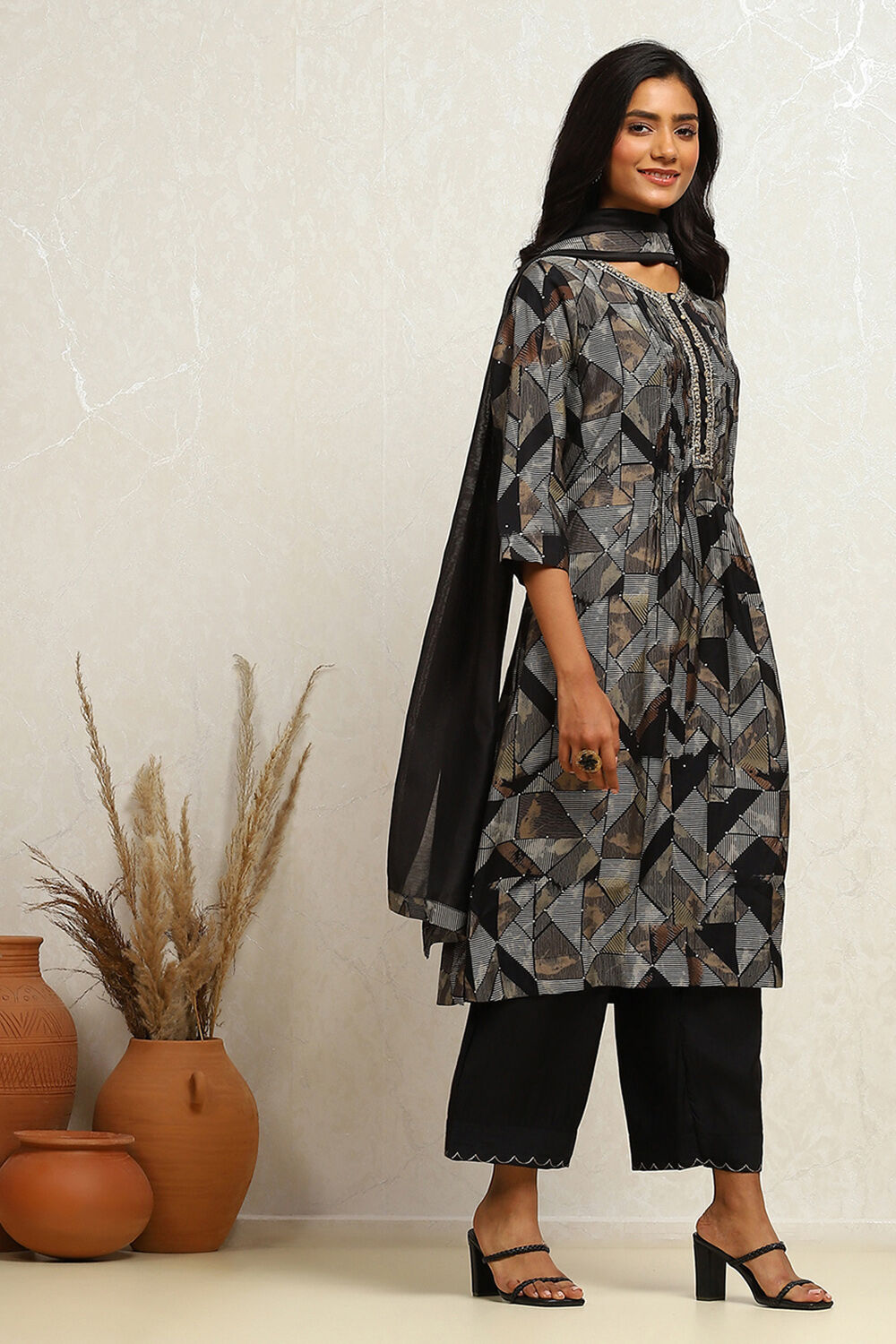Black Modal Printed Gathered Suit Set image number 5