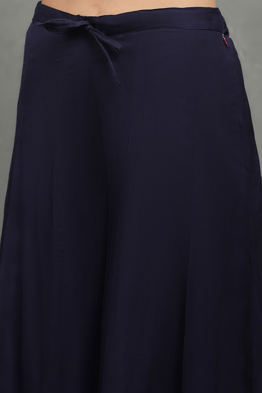 Blue Silk Chanderi Floral Straight Suit Set image number 2