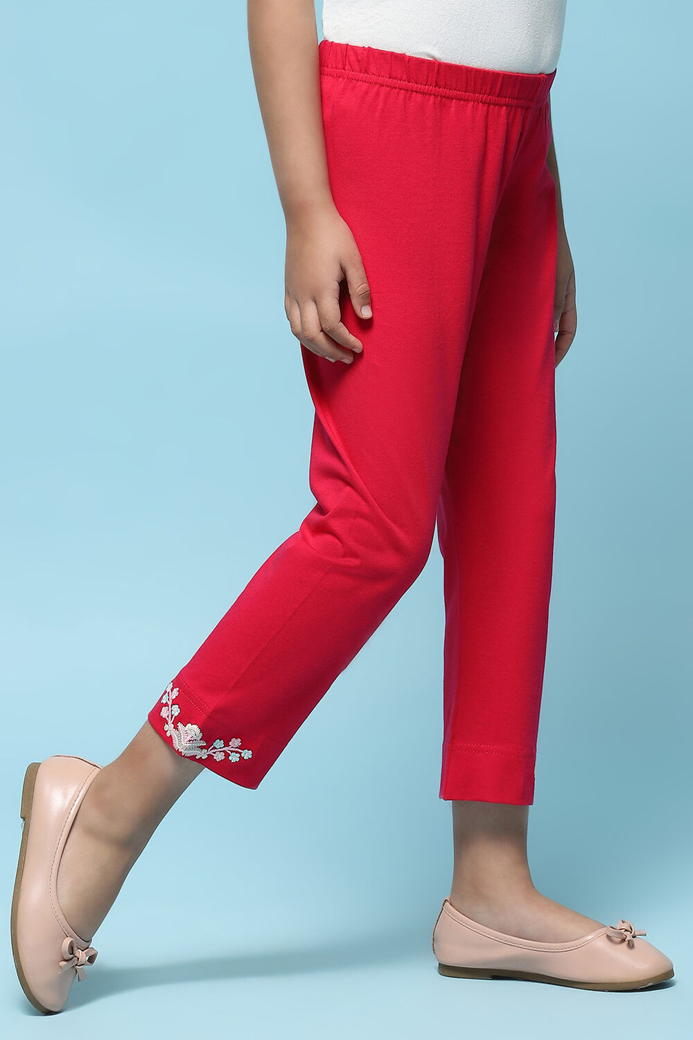 Fuchsia Cotton Lycra Regular Fit Capri image number 3