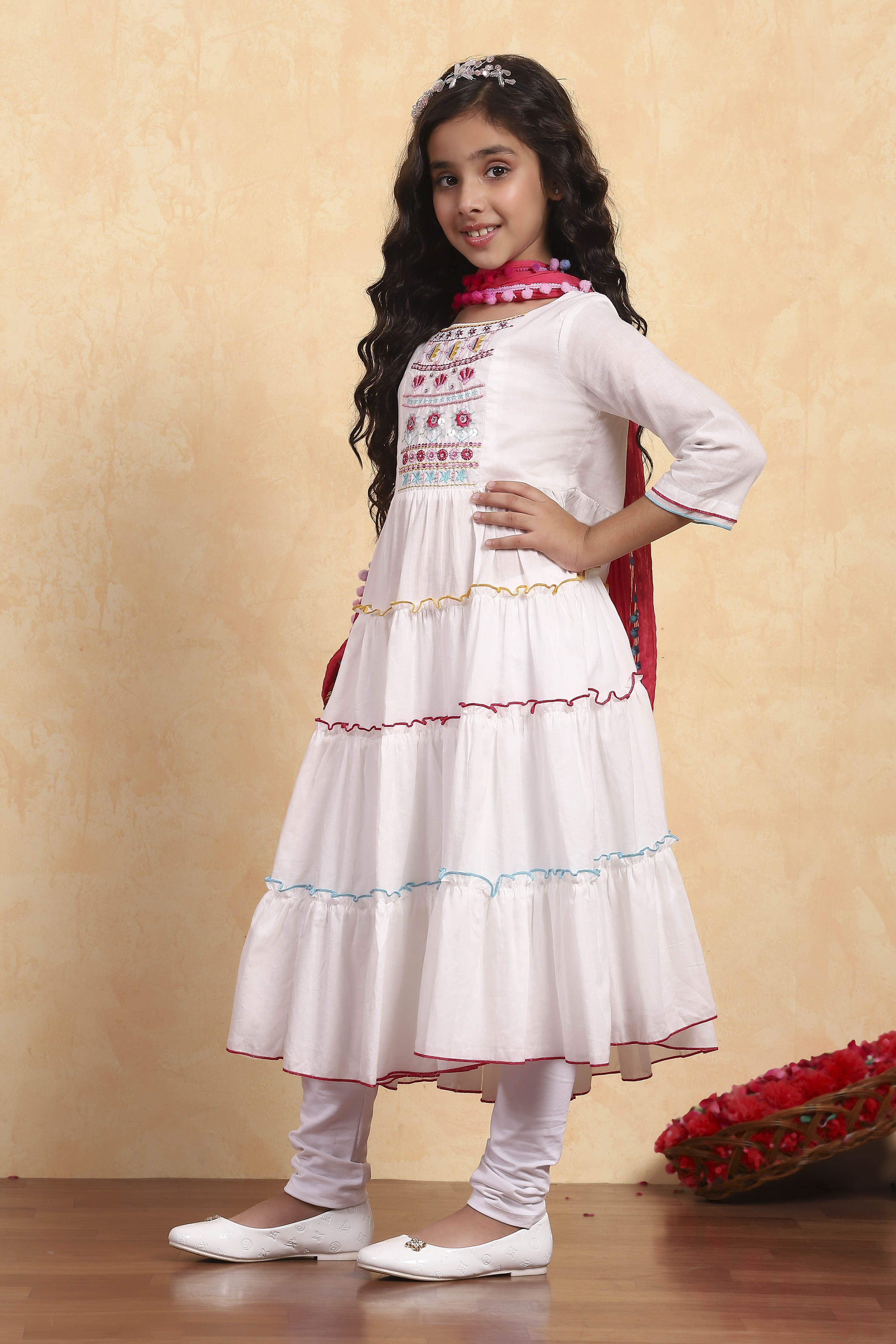 White Cotton Tiered Solid Suit Set image number 3