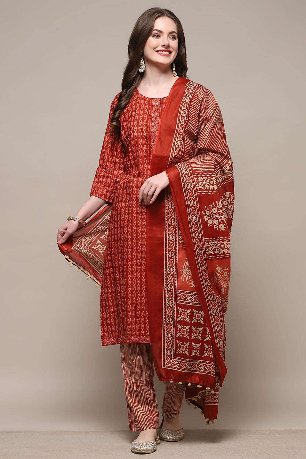 Green Cotton Screen Printed Unstitched Suit Set image number 9