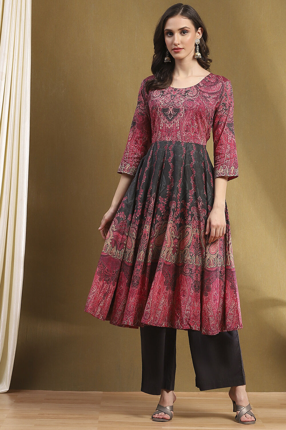 Charcoal and Pink Cotton Printed Anarkali Suit Set image number 6