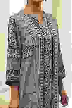 Ecru and Black Printed Straight Kurta image number 1