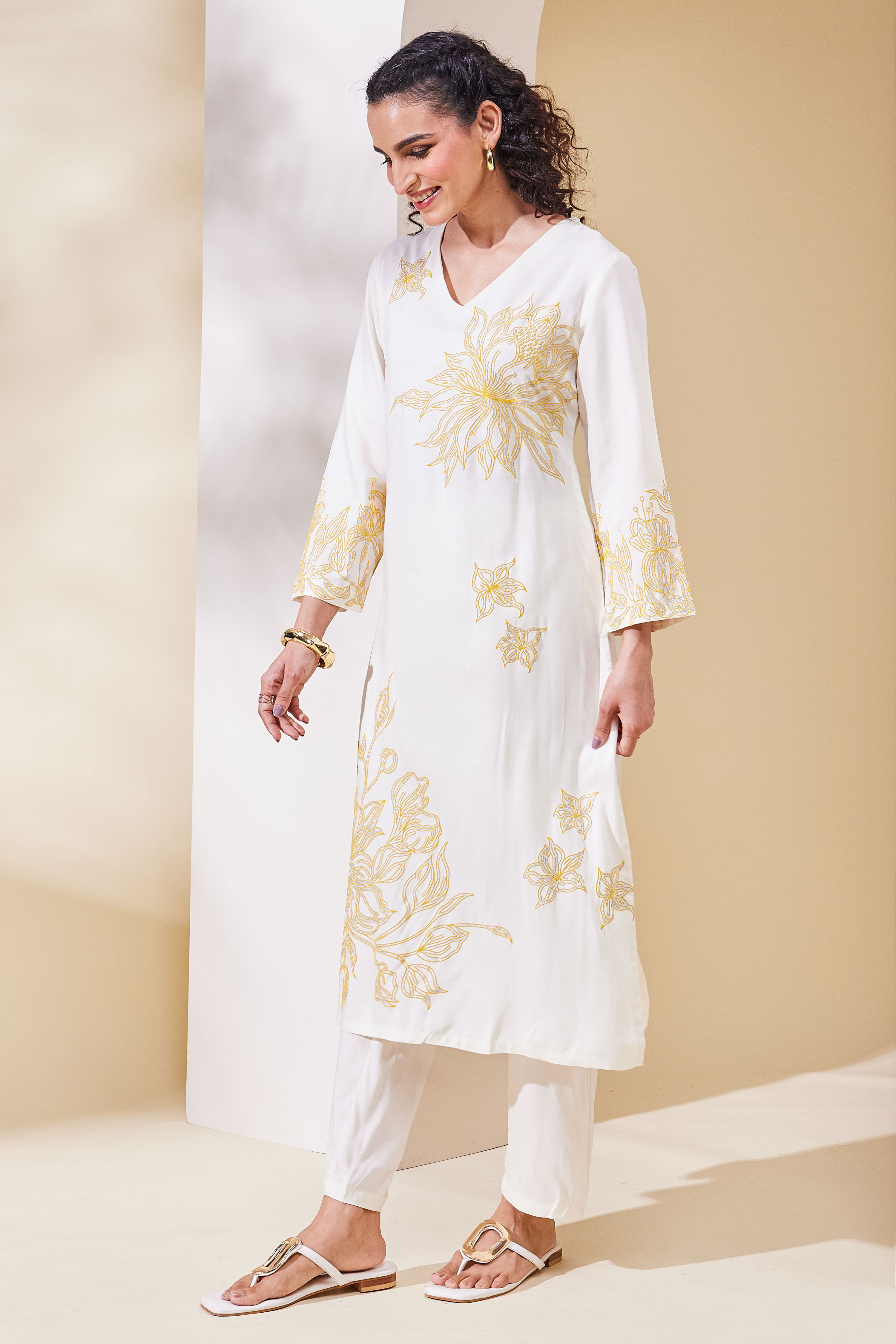 Off White Viscose Rayon Straight Kurta Pants Set image number 3