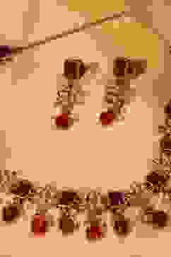 Red Brass Necklace Set image number 4