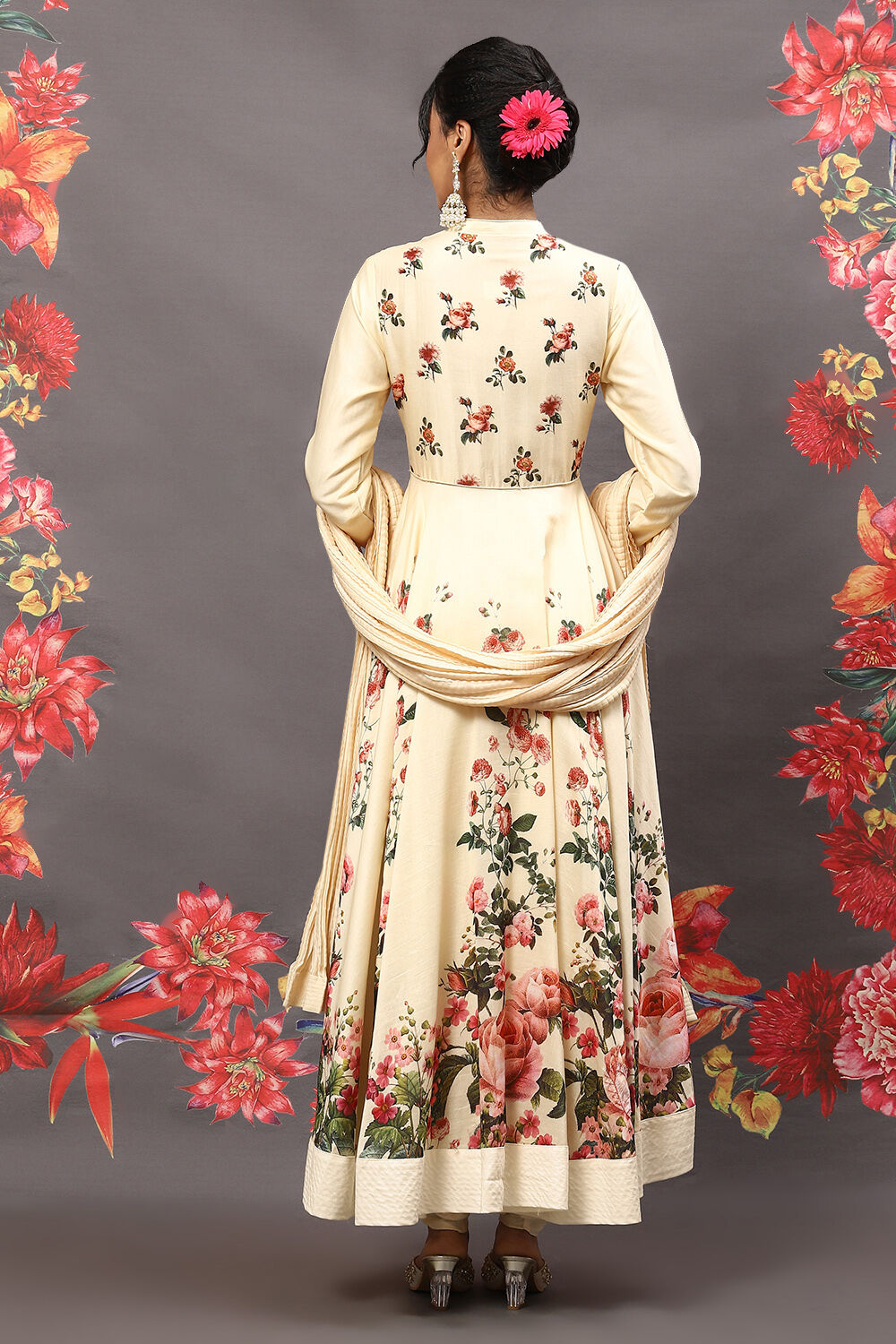 Off White Cotton Blend Anarkali Kurta Suit Set image number 5