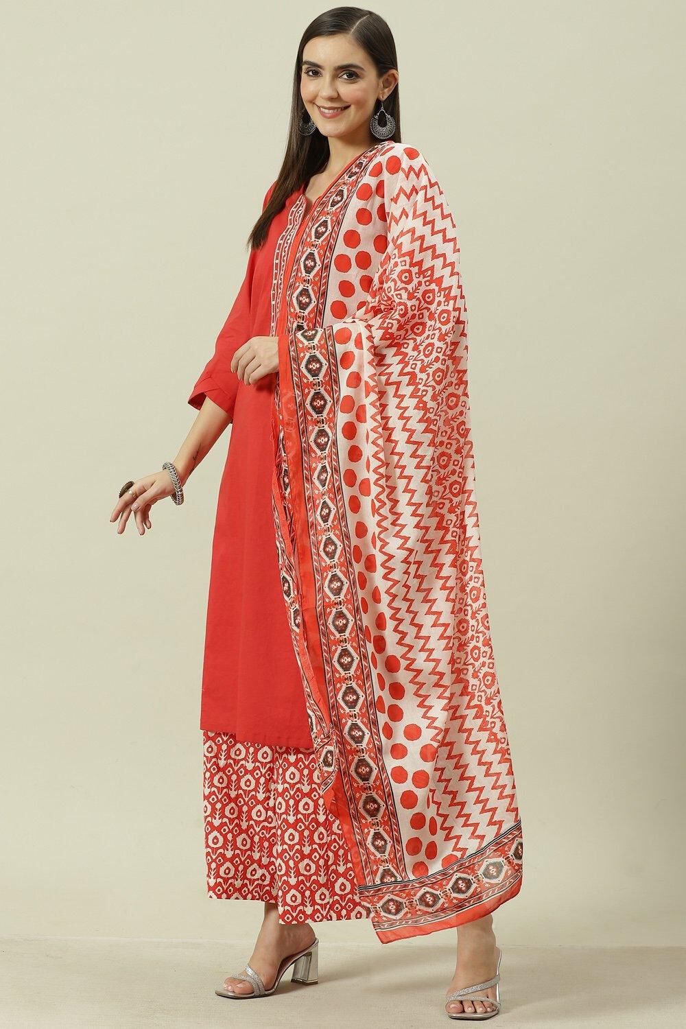 Red Cotton Solid Straight Suit Set image number 5