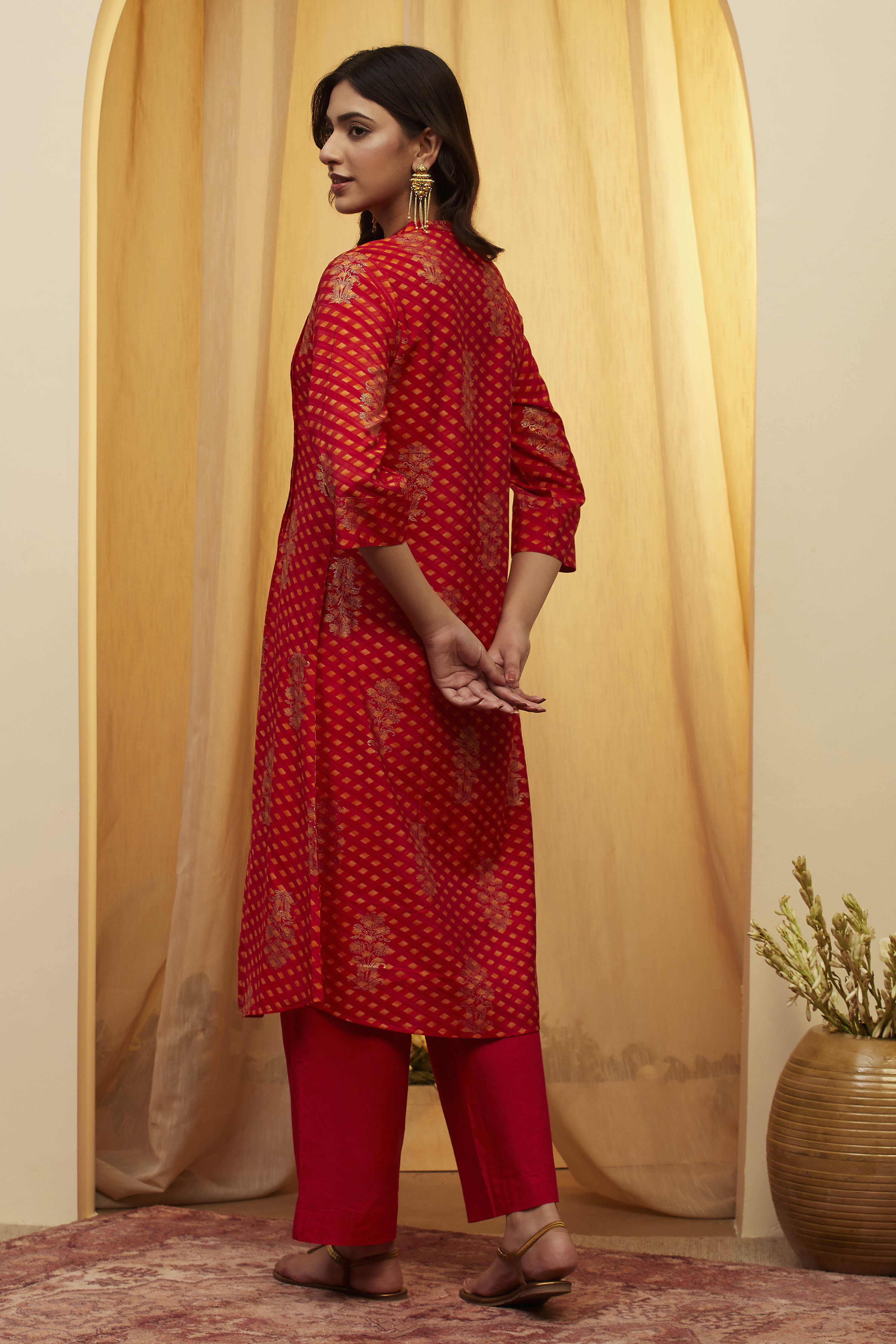 Red Polyester Straight Kurta image number 4