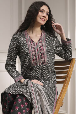 Black Cotton Printed Straight Suit Set image number 7