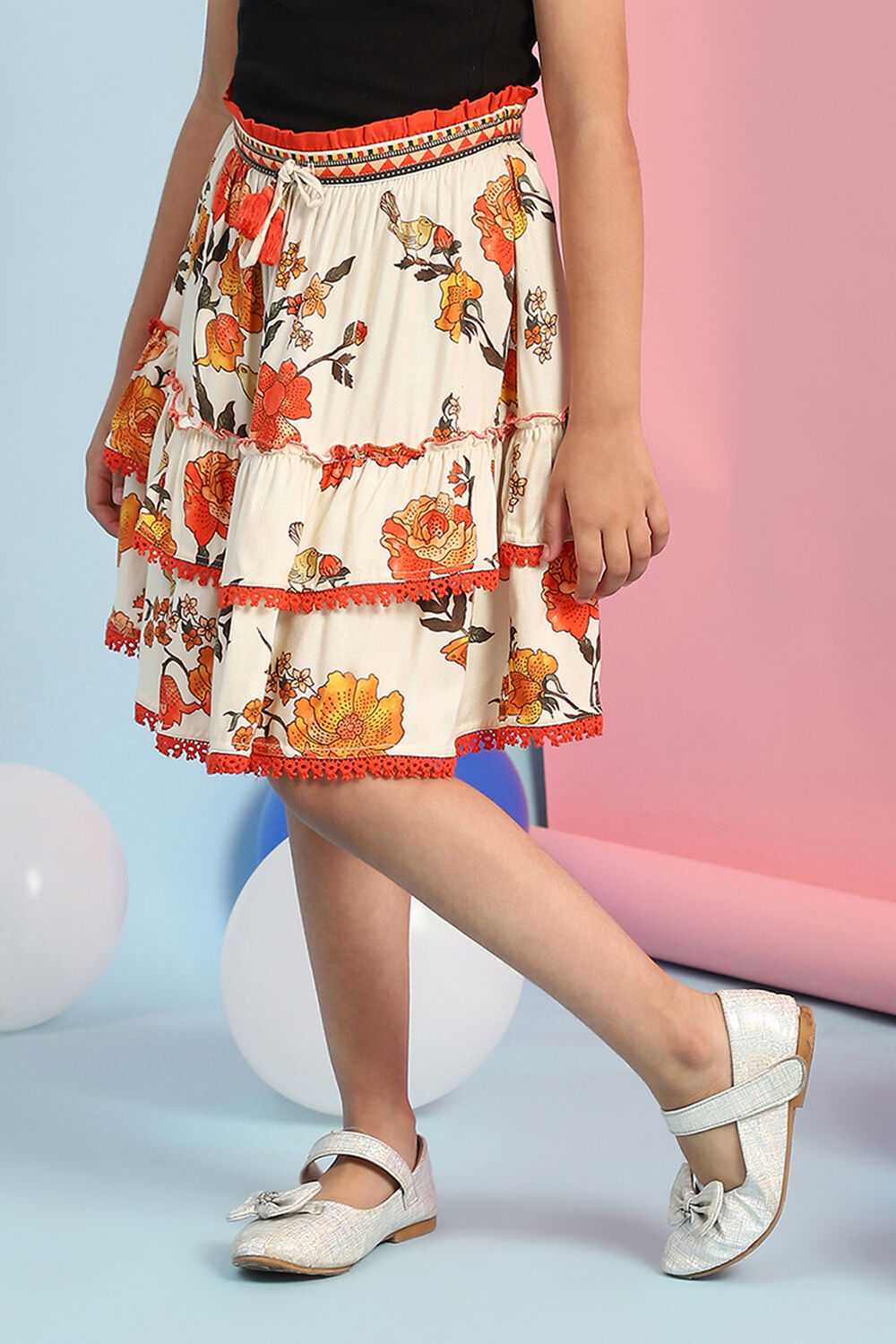 Cream-Colored Floral Tiered Skirt image number 2