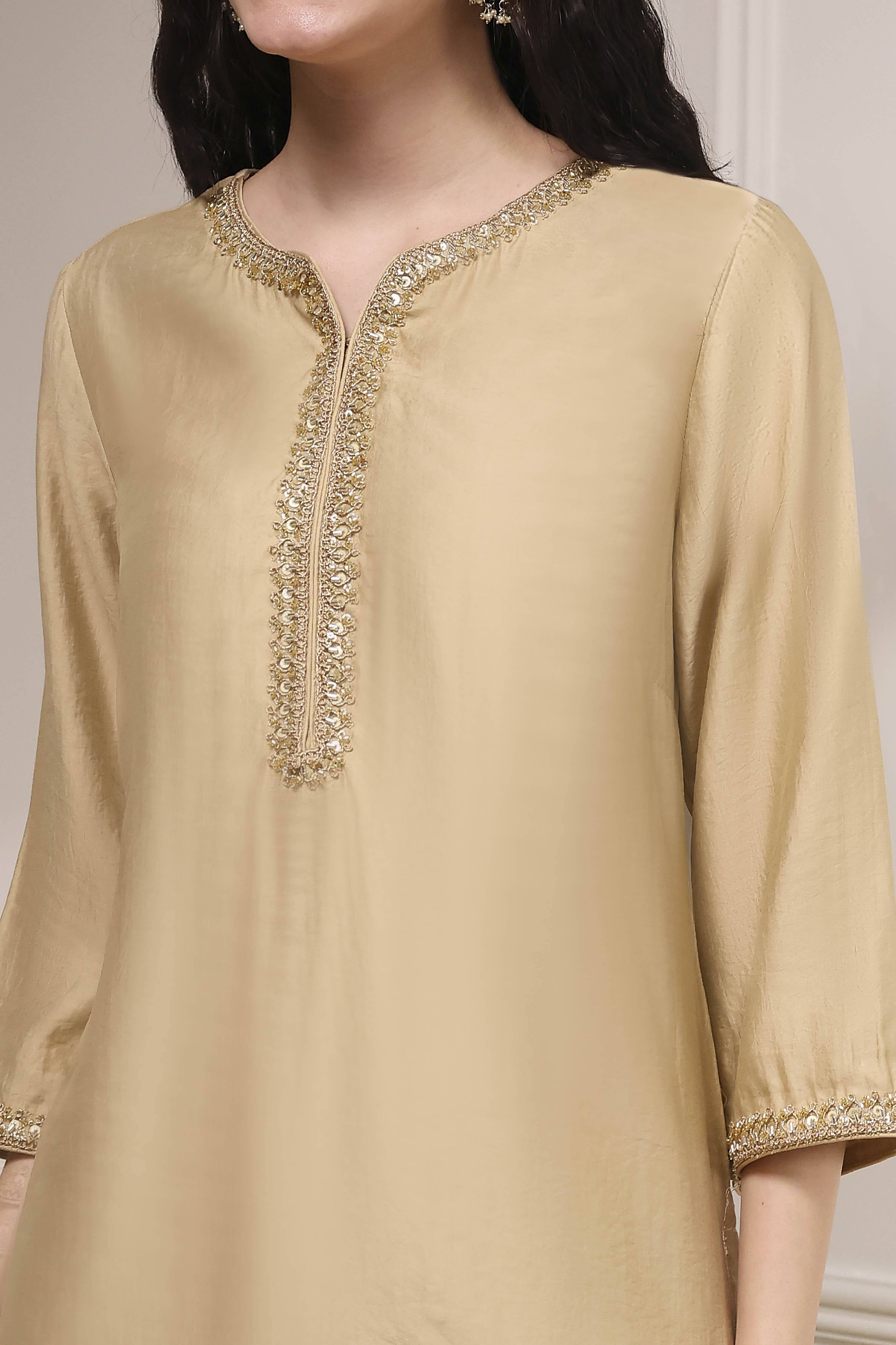 Beige Solid Straight Kurta image number 1